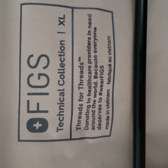 Womens XL FIGS scrub top in Beige - Picture 2 of 5